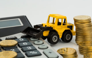what's the difference between construction accounting and regular accounting